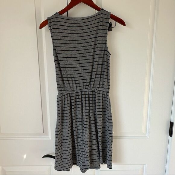 Love, Fire Size XS Sleeveless Gray and Black Striped Simple Mini Dress - Picture 3 of 4